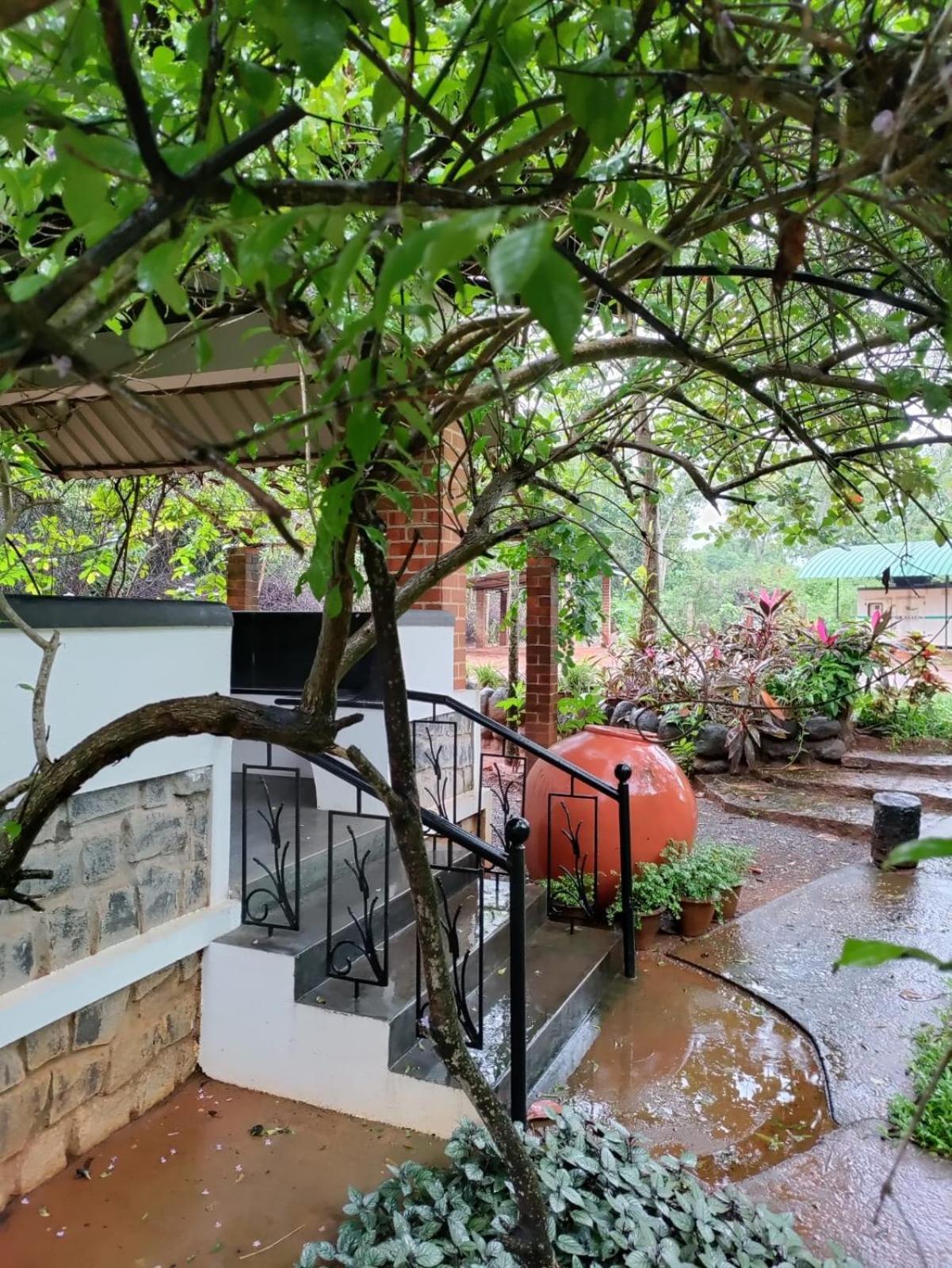 Inn Pondiville Forest Retreat Pondicherry Esterno foto